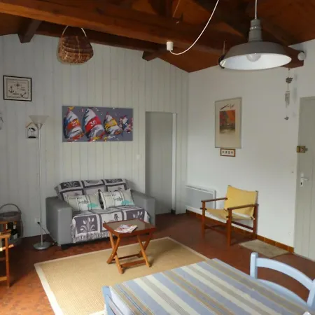Prázdninový dům Maison 3 Pieces Avec Jardin A 600m De La - 6 Couchages - - Fr-1-224b-66 Barbâtre