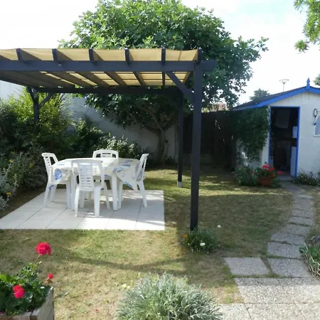 Maison 3 Pieces Avec Jardin A 600m De La - 6 Couchages - - Fr-1-224b-66 *